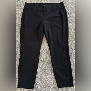 Women’s Classic Black Leggings with back pockets